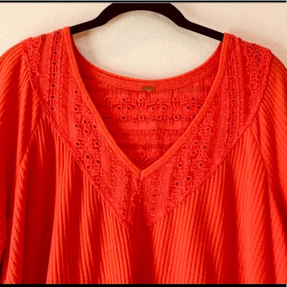 *SOLD* Like New Free People V-Neck Blouse - Picture 4 of 6